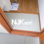 「シャンベール」三鷹駅北口、武蔵野市関前3丁目の積水ハウス施行1LDK賃貸コーポ(玄関の写真)